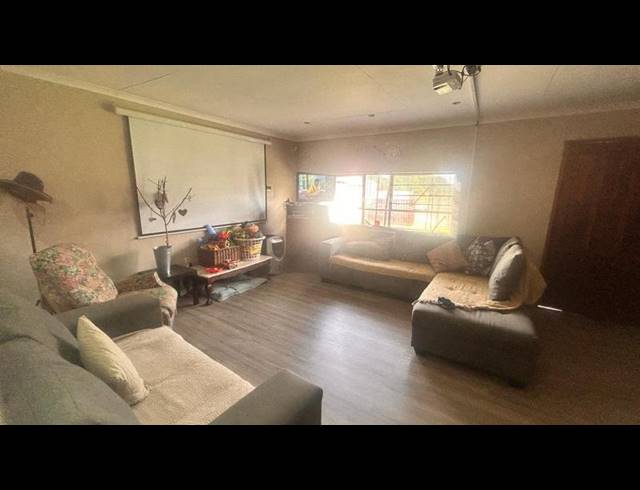 5 BEDROOM HOUSE FOR SALE IN MEYERVILLE